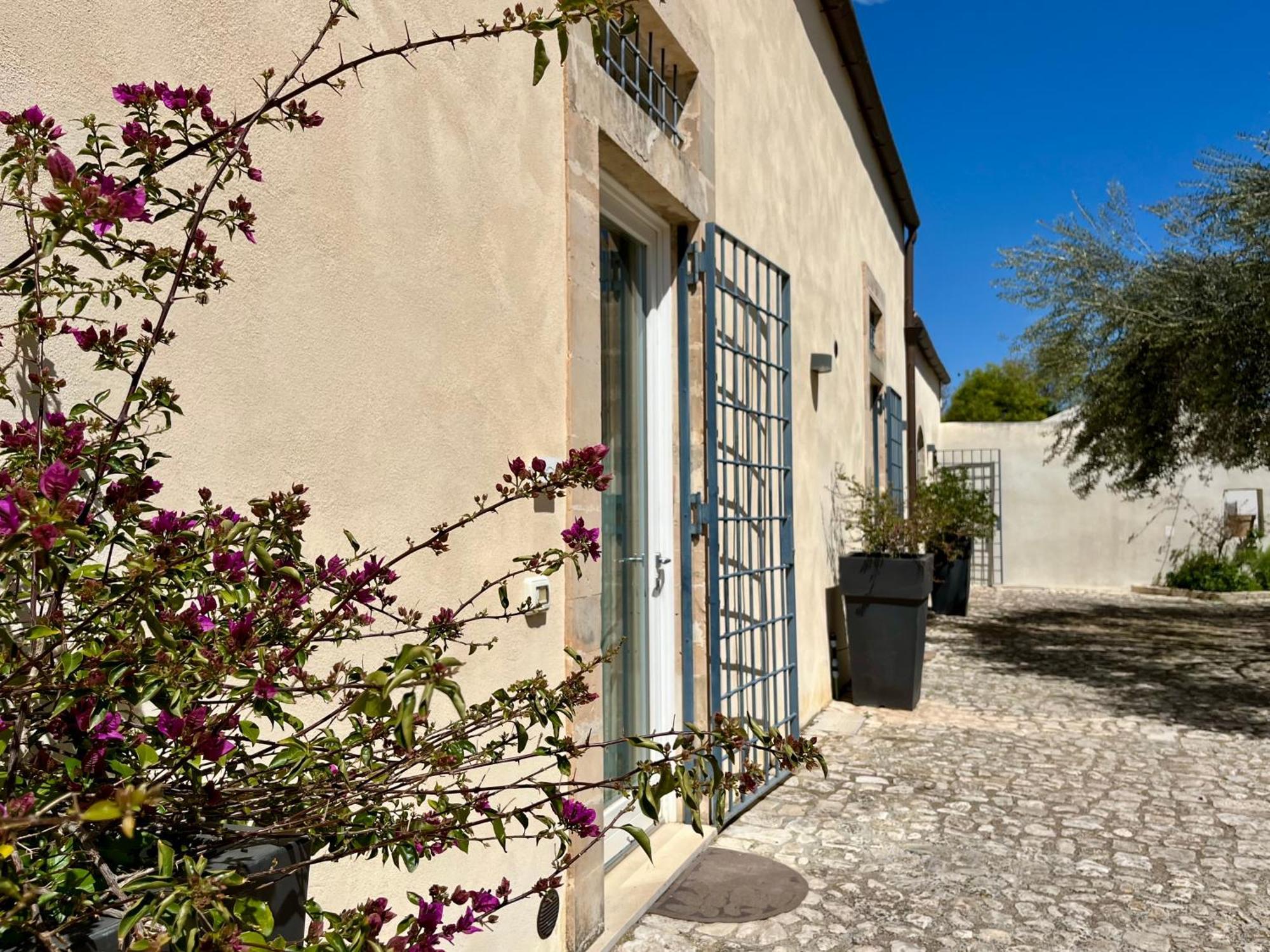 Dimora Di Dante Bed & Breakfast Chiaramonte Gulfi Ngoại thất bức ảnh