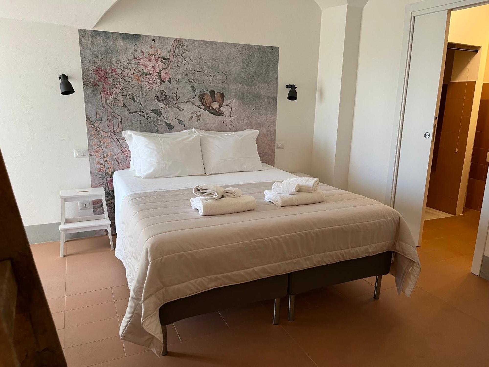 Dimora Di Dante Bed & Breakfast Chiaramonte Gulfi Ngoại thất bức ảnh