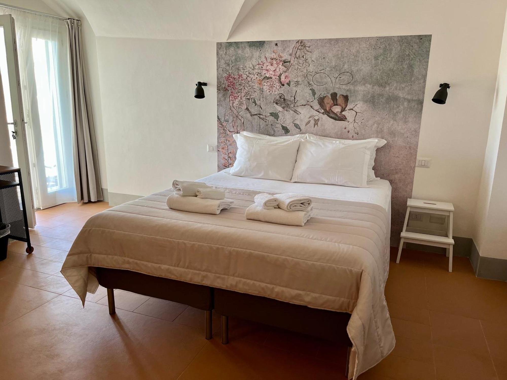 Dimora Di Dante Bed & Breakfast Chiaramonte Gulfi Ngoại thất bức ảnh