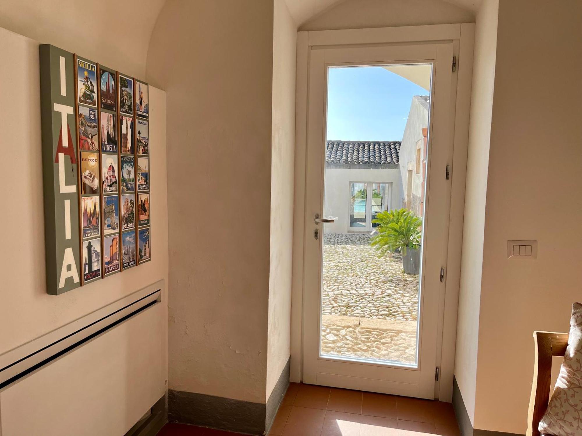 Dimora Di Dante Bed & Breakfast Chiaramonte Gulfi Ngoại thất bức ảnh