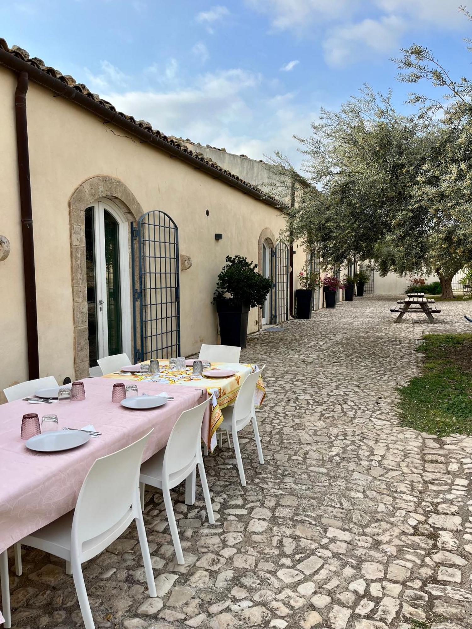 Dimora Di Dante Bed & Breakfast Chiaramonte Gulfi Ngoại thất bức ảnh